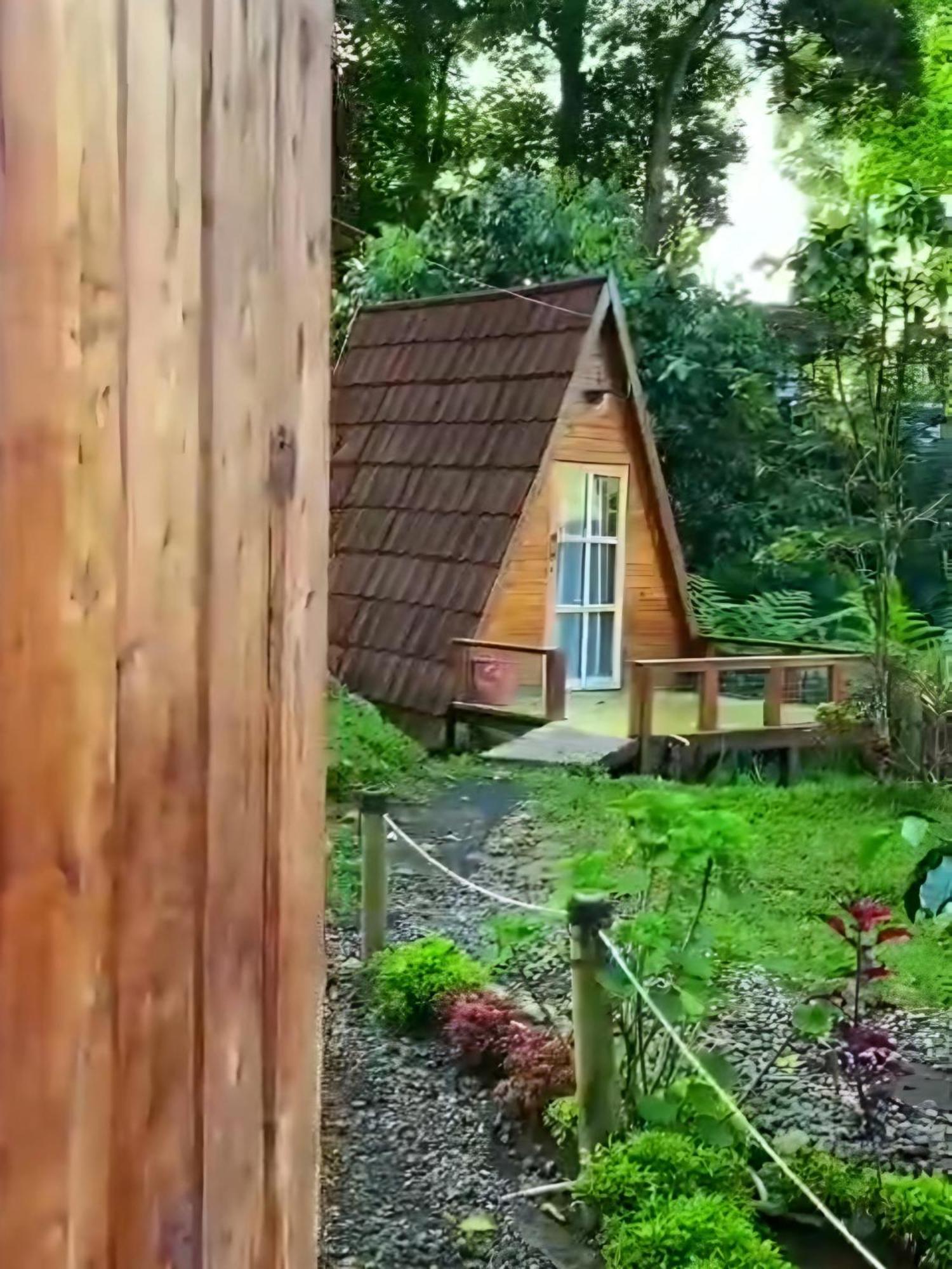Penginapan Nuansa Riung Gunung Hotel Pangalengan Ngoại thất bức ảnh